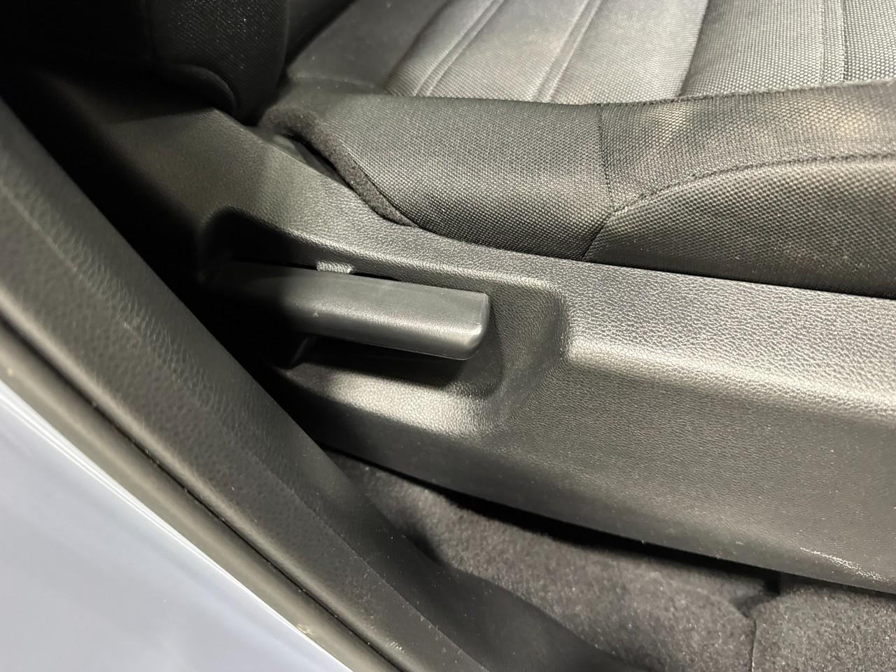 Honda CR-V Vehicle Full-screen Gallery Image 19