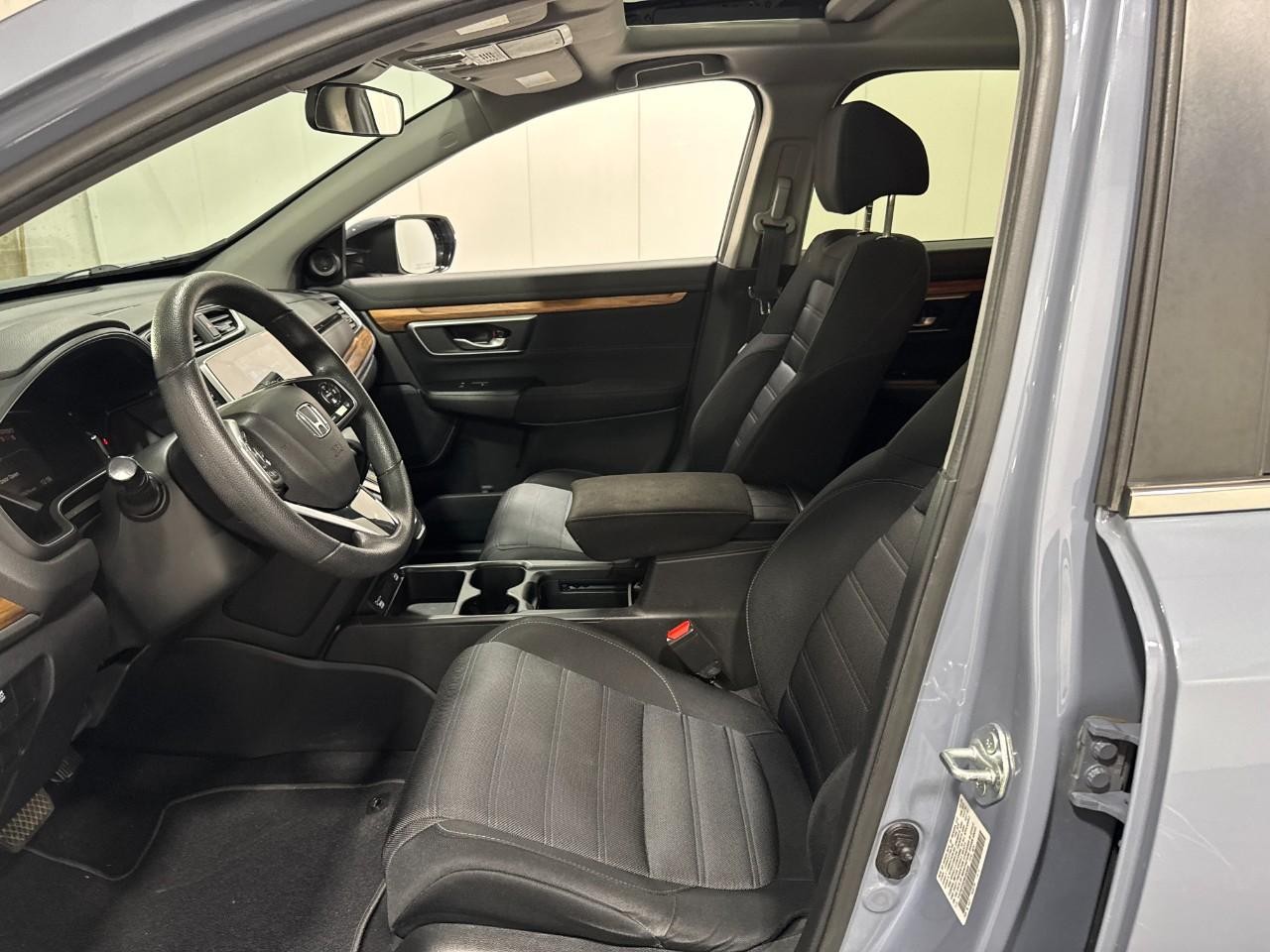 Honda CR-V Vehicle Full-screen Gallery Image 24