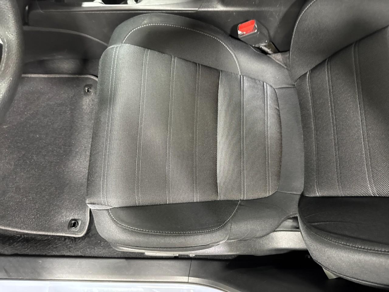 Honda CR-V Vehicle Full-screen Gallery Image 25