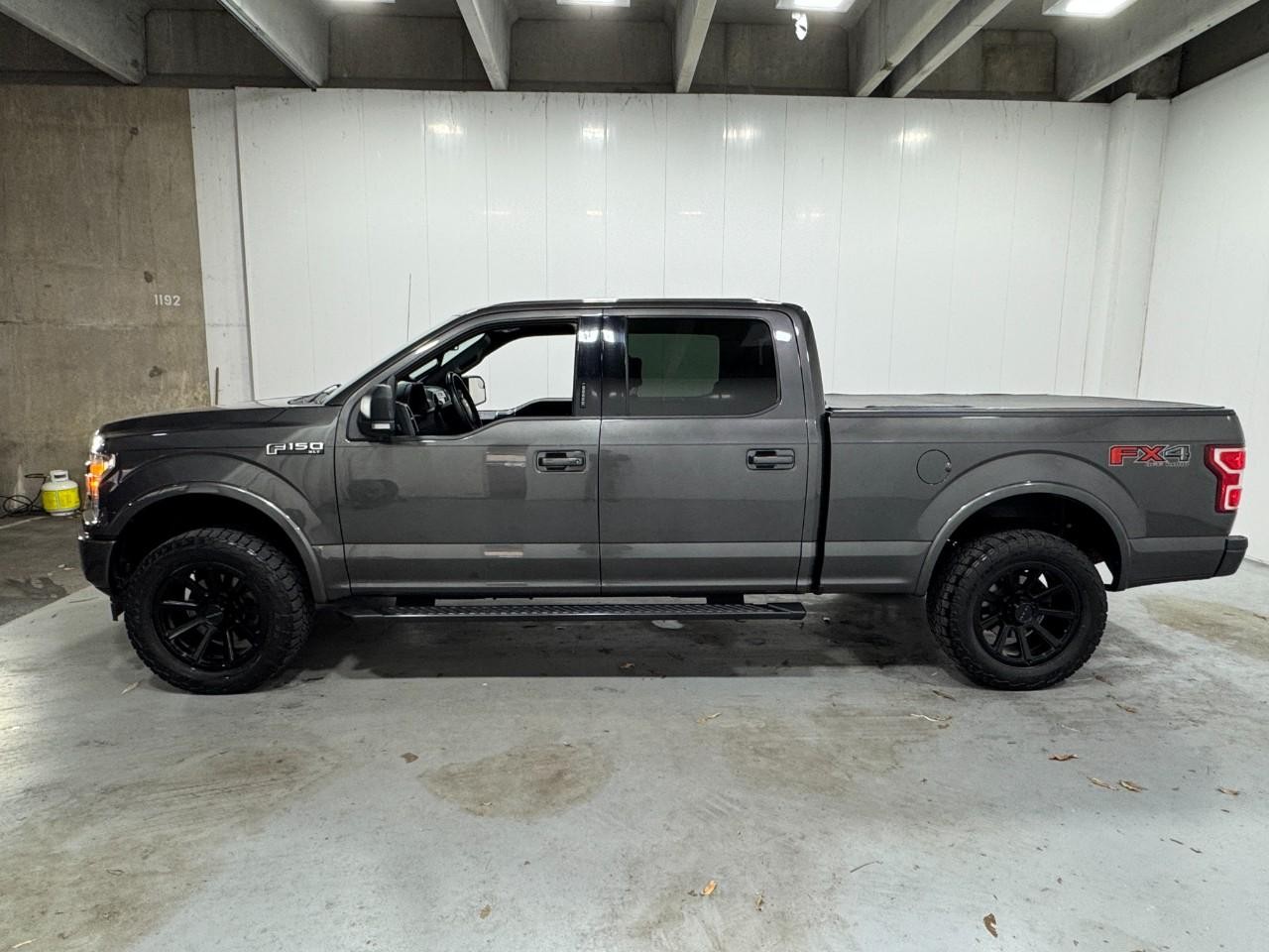 Ford F-150 Vehicle Full-screen Gallery Image 2