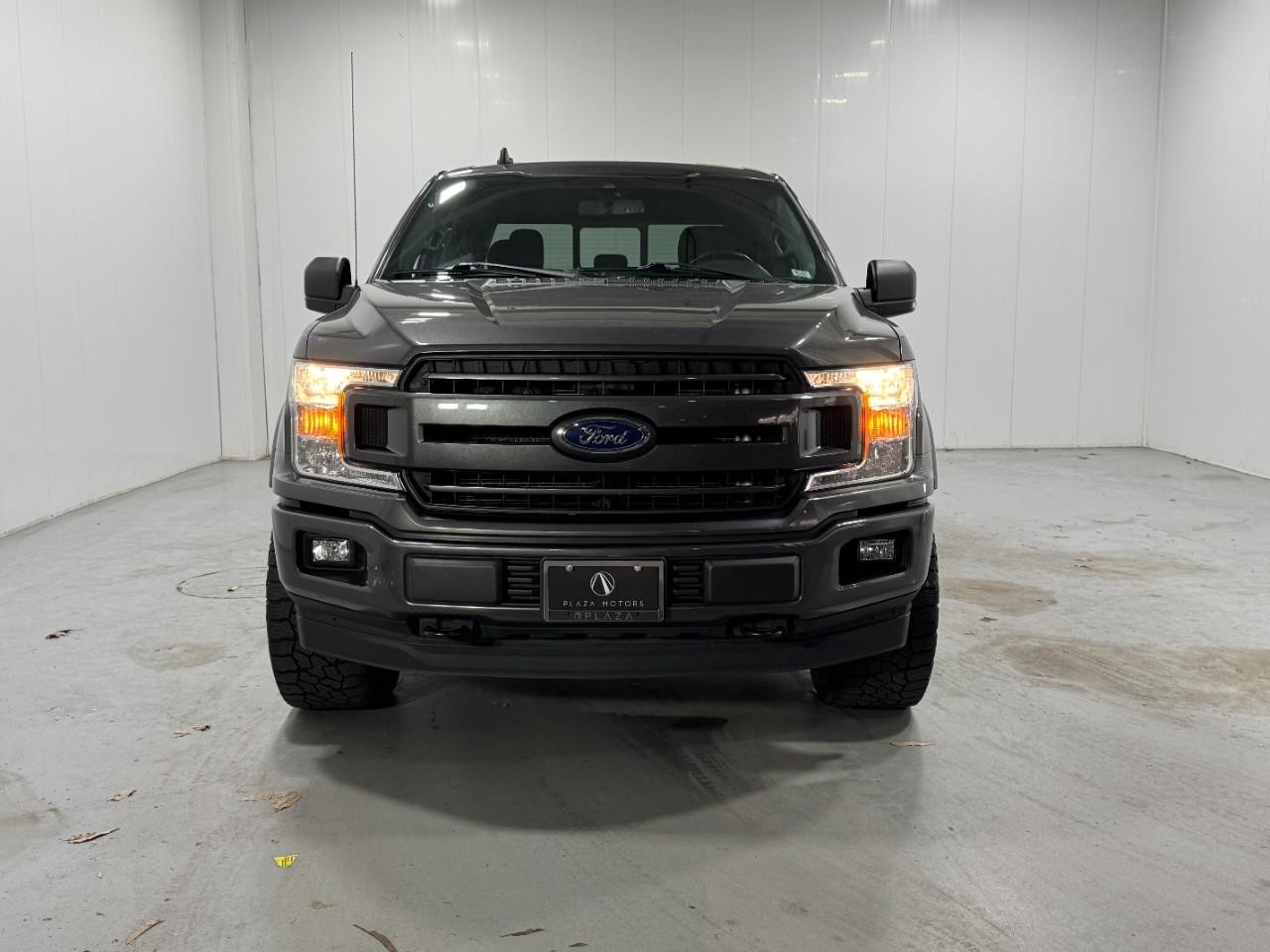 Ford F-150 Vehicle Full-screen Gallery Image 7