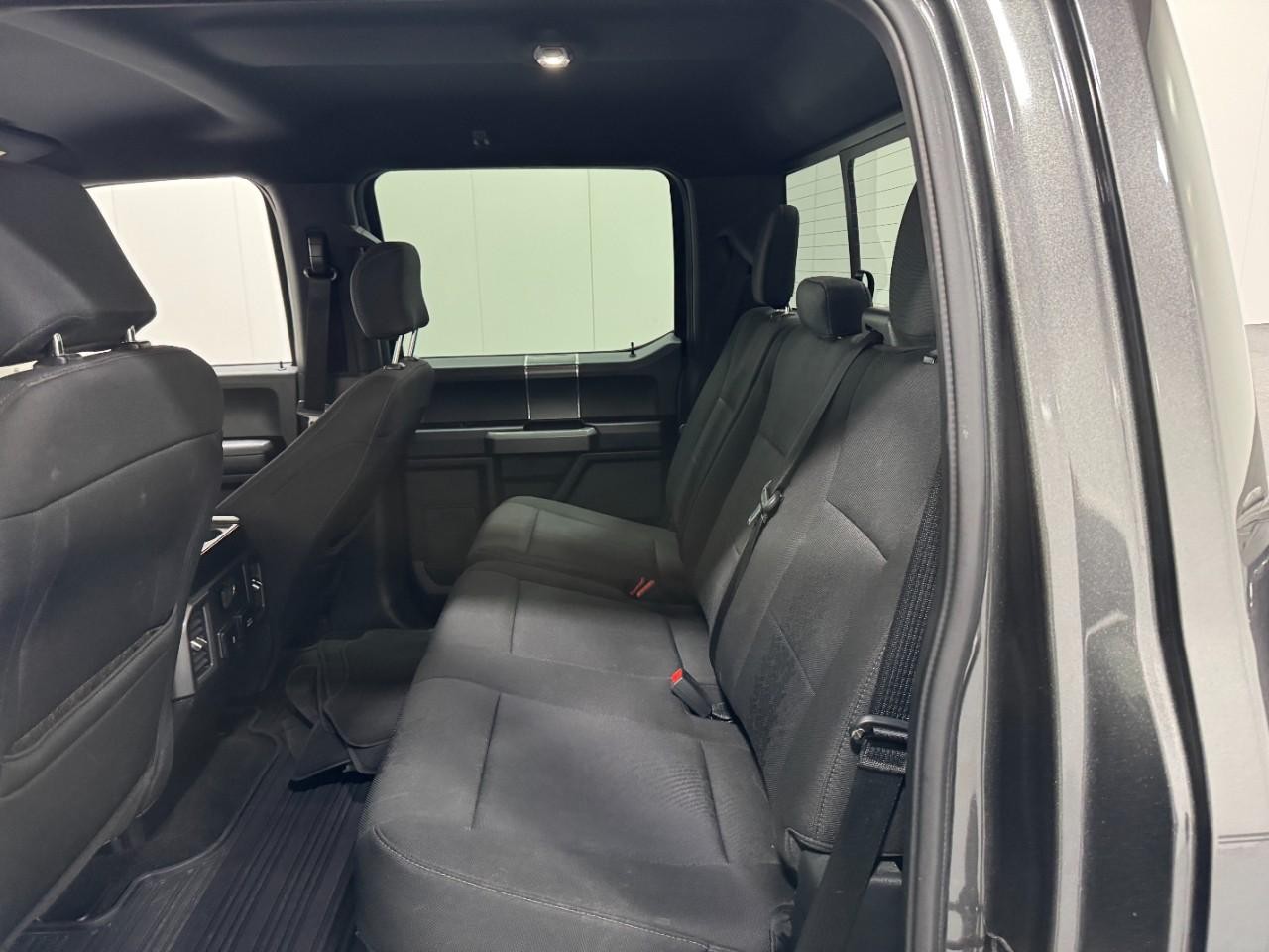 Ford F-150 Vehicle Full-screen Gallery Image 8