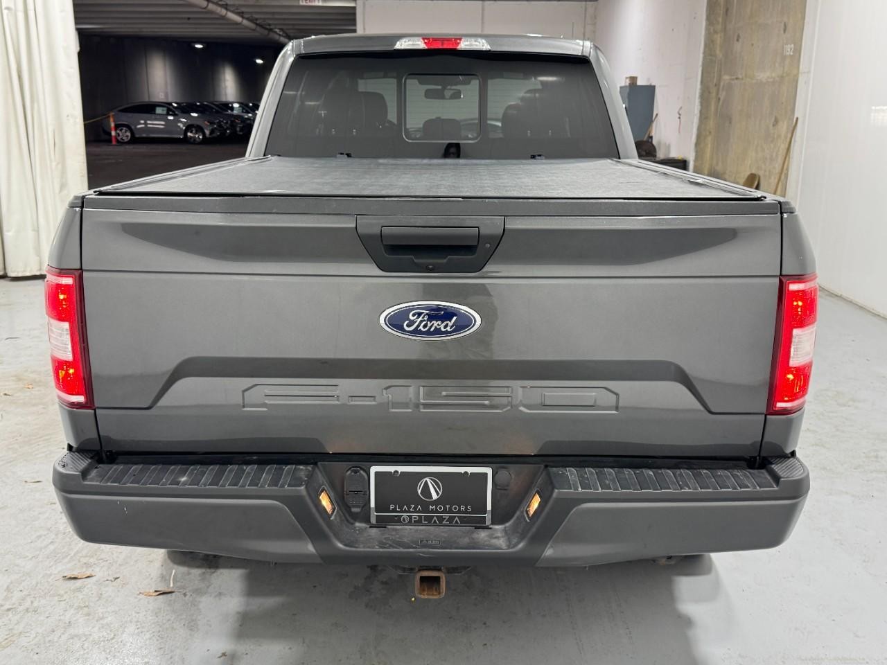 Ford F-150 Vehicle Full-screen Gallery Image 9