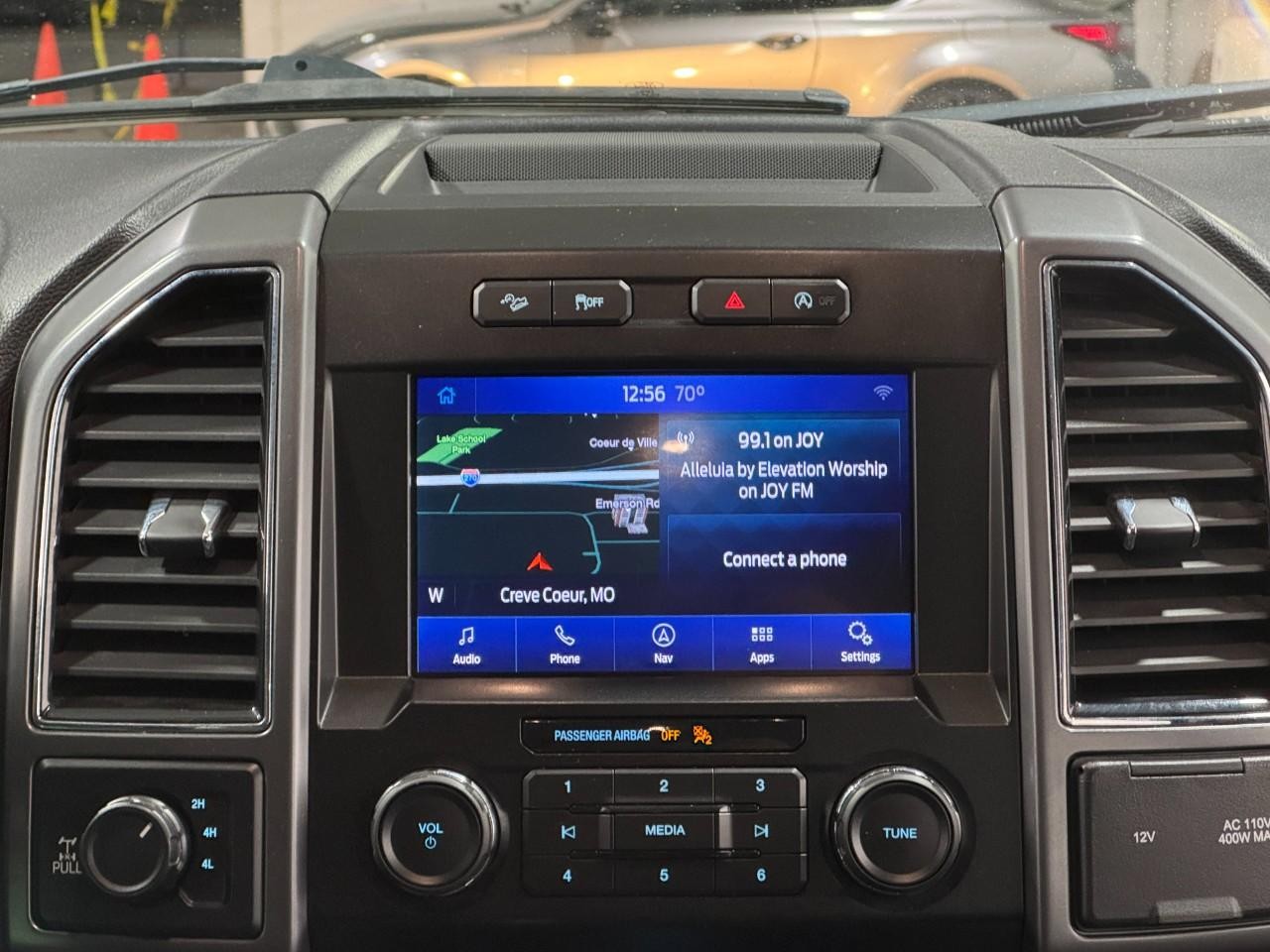 Ford F-150 Vehicle Full-screen Gallery Image 13