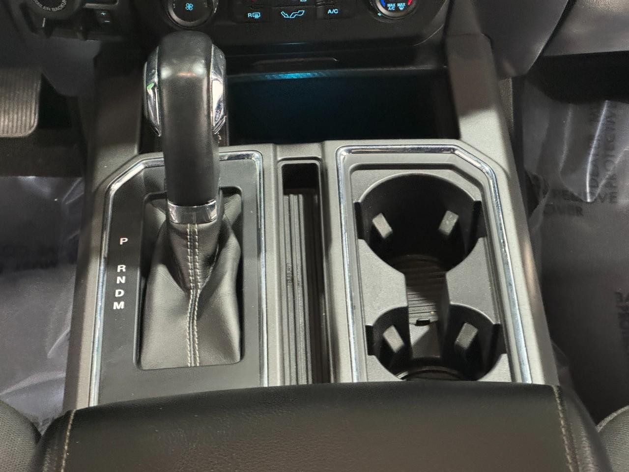 Ford F-150 Vehicle Full-screen Gallery Image 15