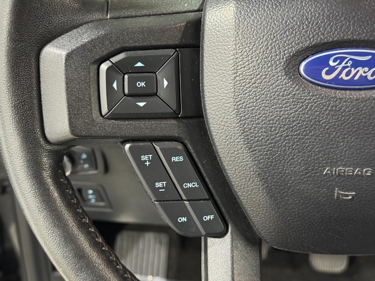 Ford F-150 Vehicle Full-screen Gallery Image 28