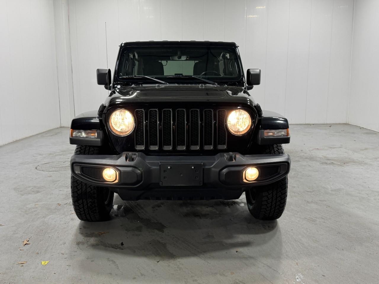 Jeep Wrangler Vehicle Full-screen Gallery Image 7