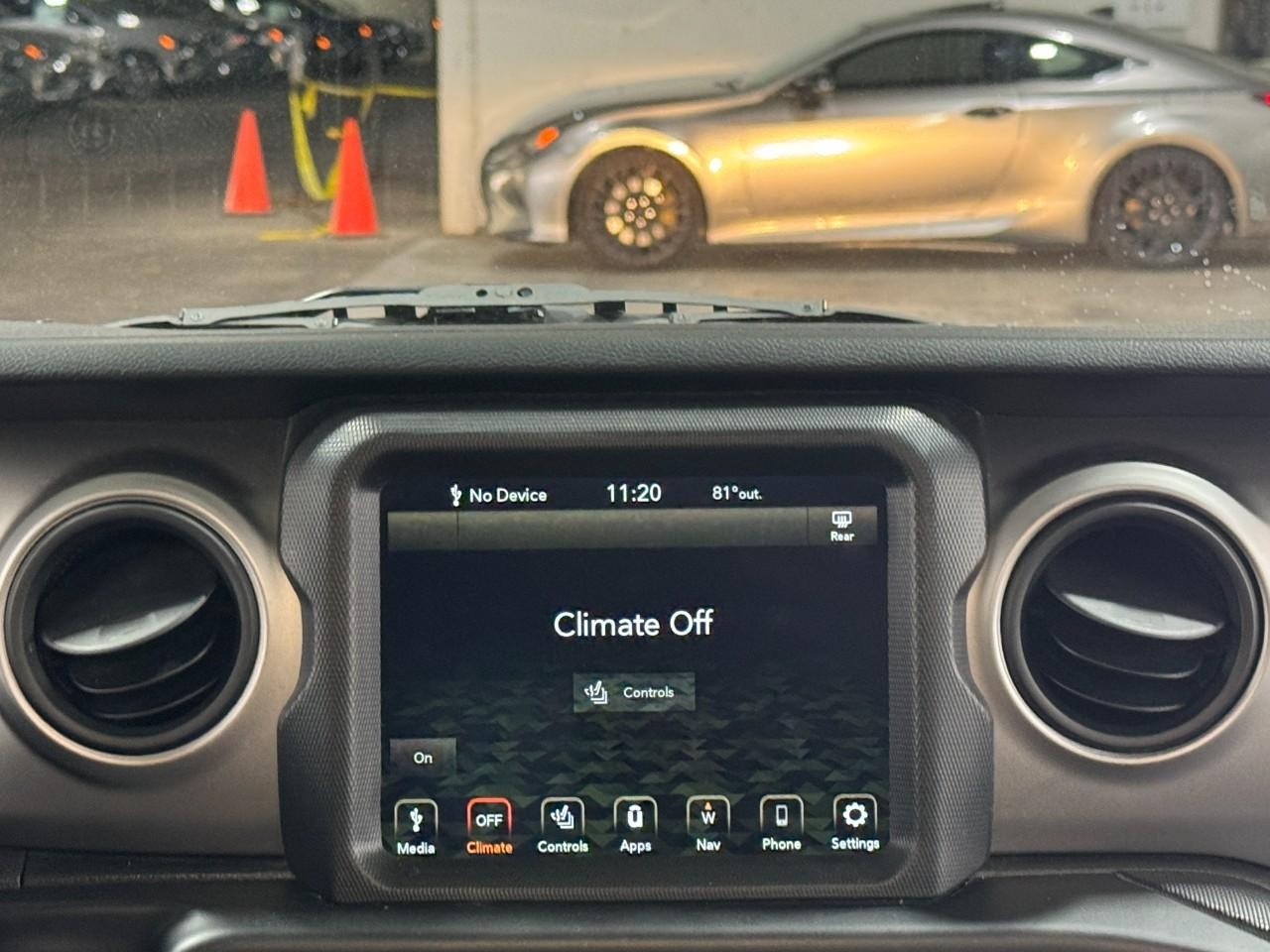 Jeep Wrangler Vehicle Full-screen Gallery Image 13