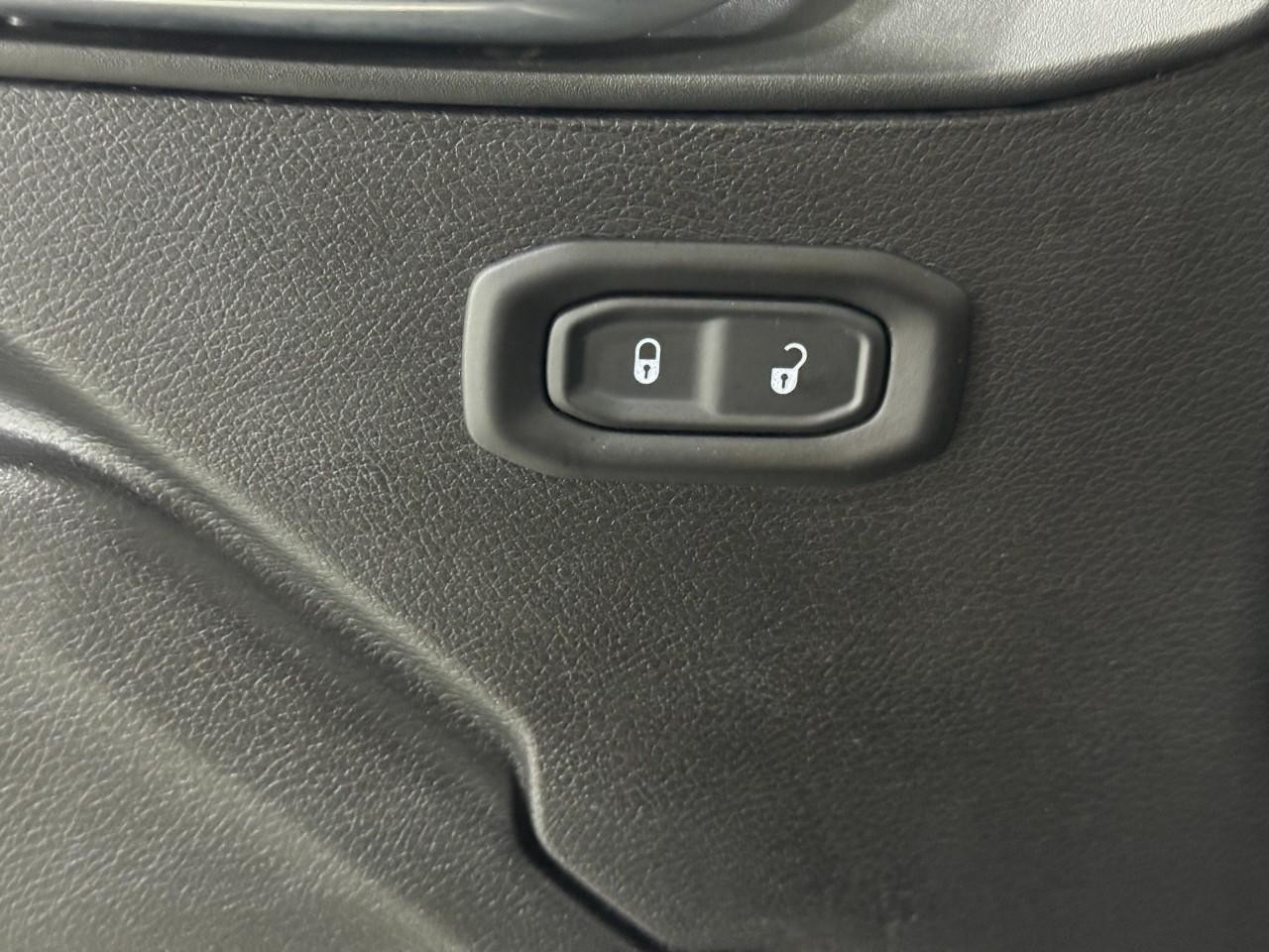 Jeep Wrangler Vehicle Full-screen Gallery Image 23