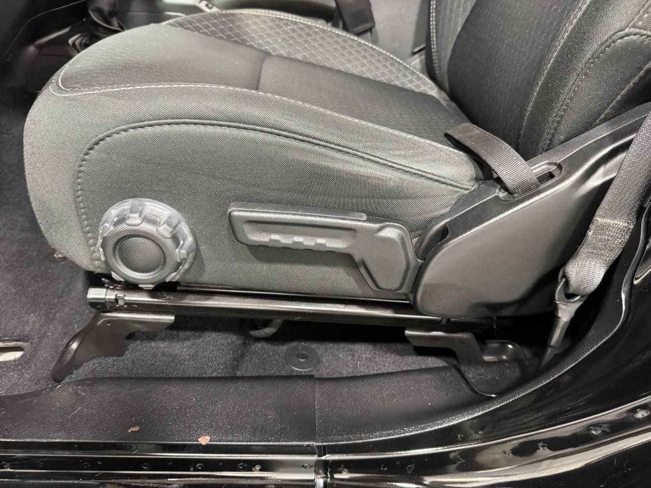 Jeep Wrangler Vehicle Full-screen Gallery Image 26