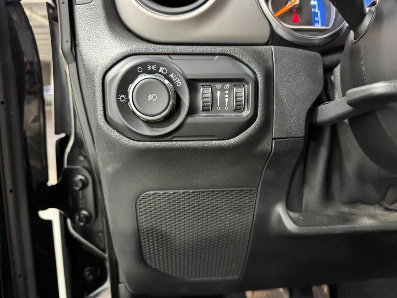 Jeep Wrangler Vehicle Full-screen Gallery Image 27