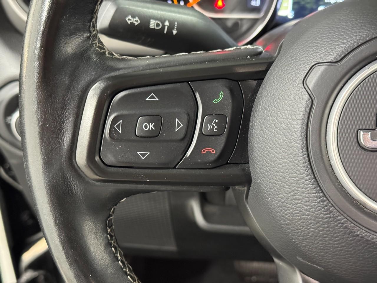 Jeep Wrangler Vehicle Full-screen Gallery Image 28