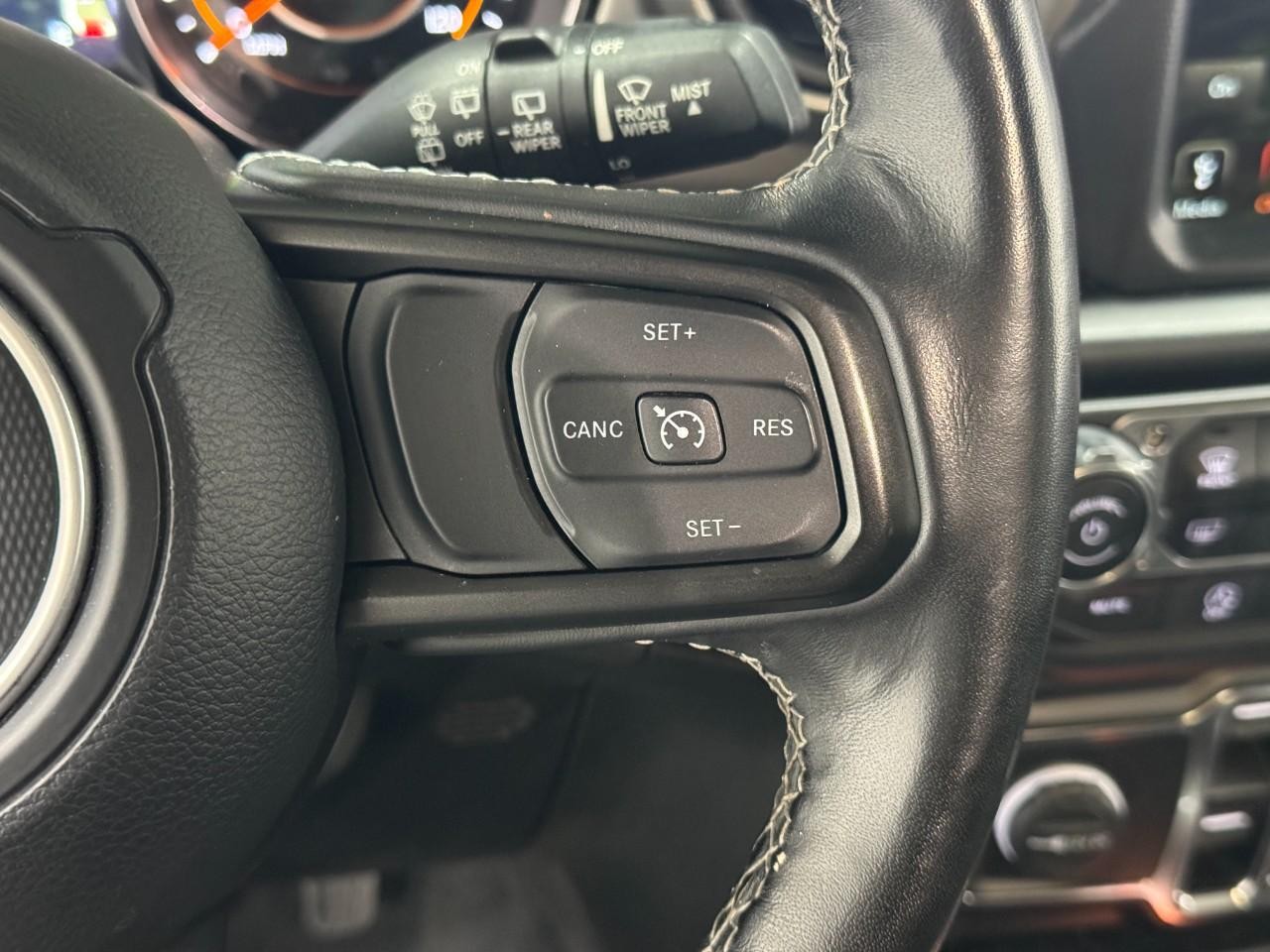 Jeep Wrangler Vehicle Full-screen Gallery Image 29