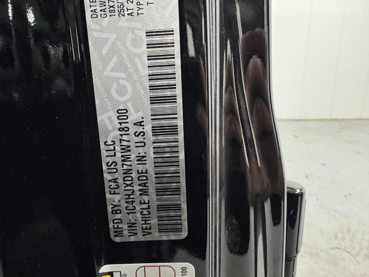 Jeep Wrangler Vehicle Full-screen Gallery Image 32