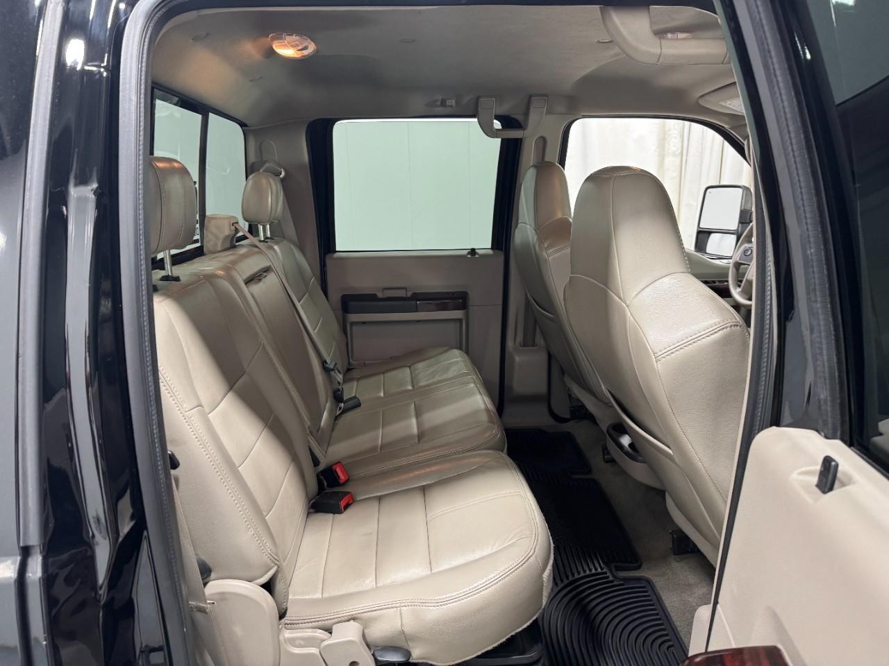 Ford Super Duty F-250 SRW Vehicle Full-screen Gallery Image 10