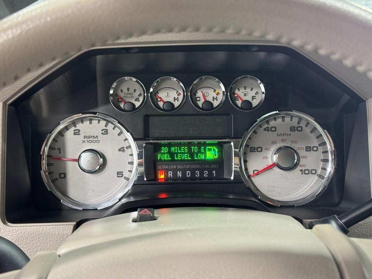 Ford Super Duty F-250 SRW Vehicle Full-screen Gallery Image 29