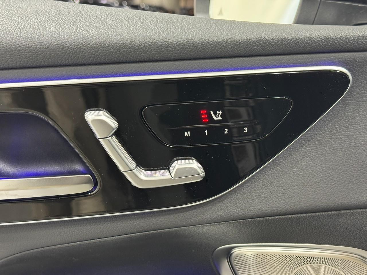 Mercedes-Benz GLC Vehicle Full-screen Gallery Image 22