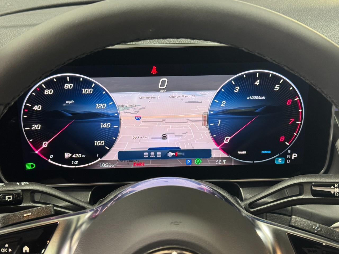 Mercedes-Benz GLC Vehicle Full-screen Gallery Image 33