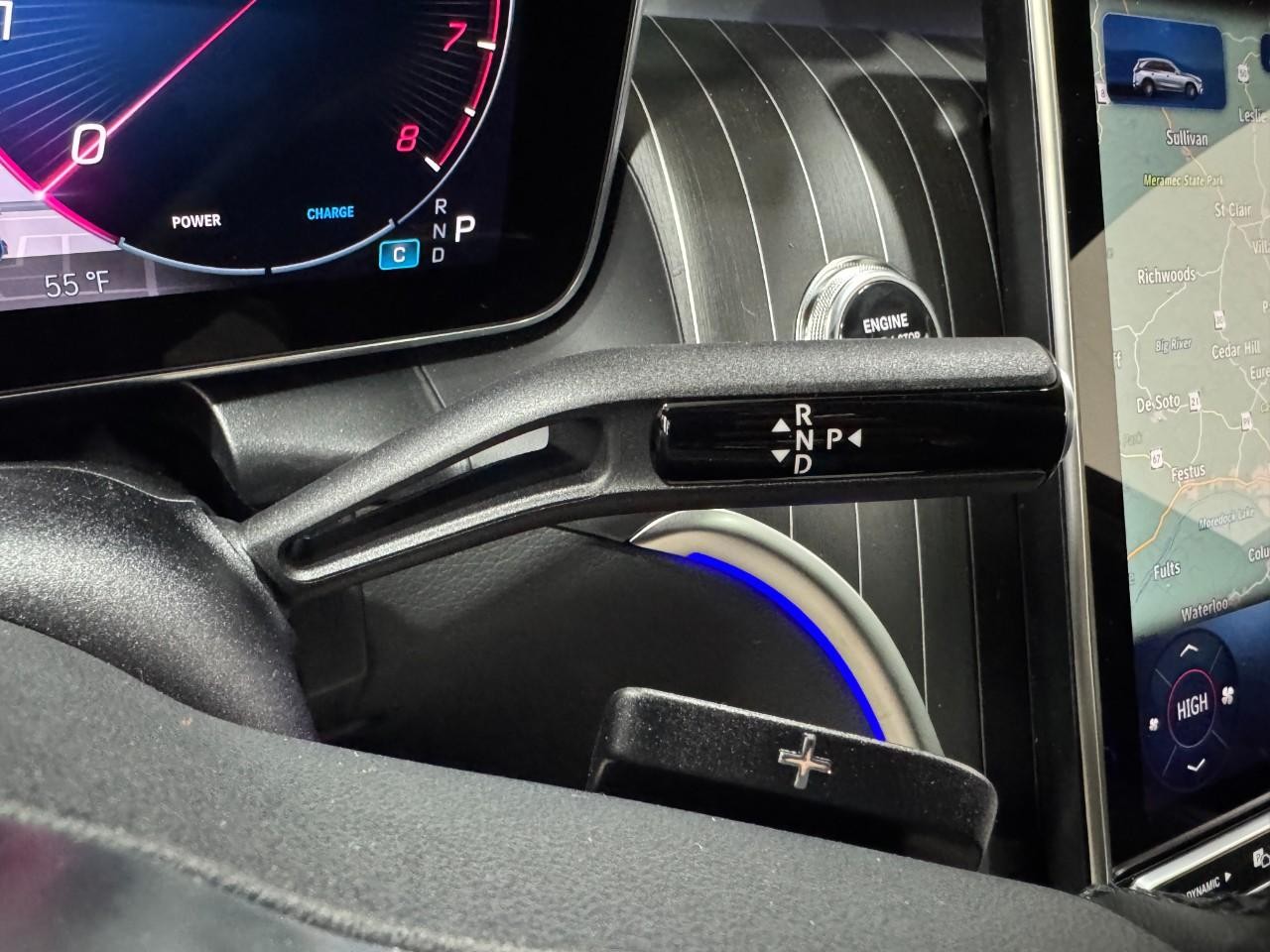 Mercedes-Benz GLC Vehicle Full-screen Gallery Image 34