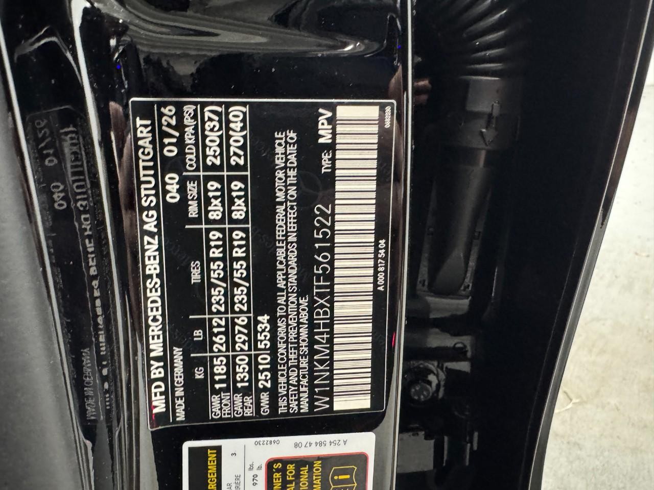 Mercedes-Benz GLC Vehicle Full-screen Gallery Image 36