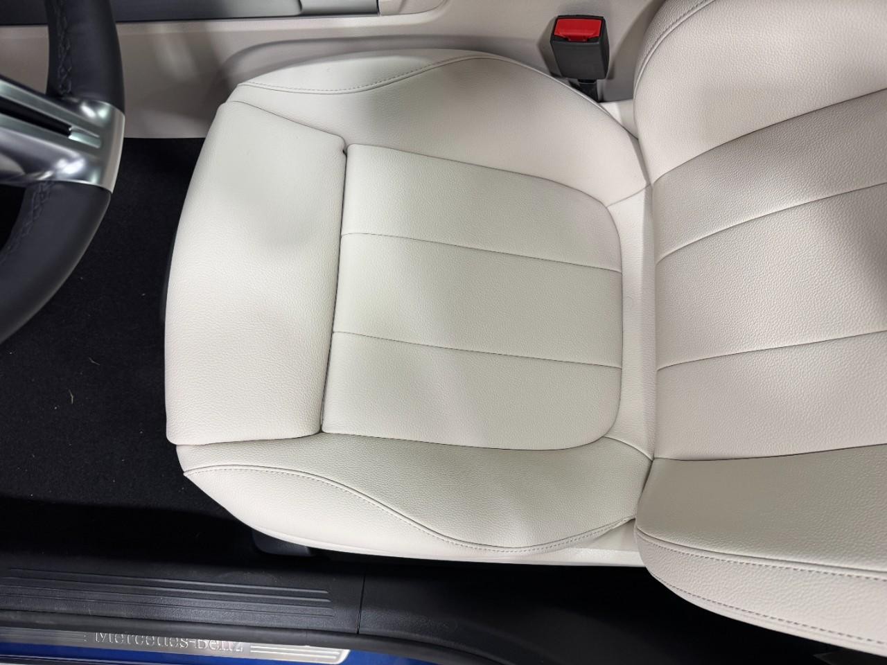 Mercedes-Benz GLB Vehicle Full-screen Gallery Image 28