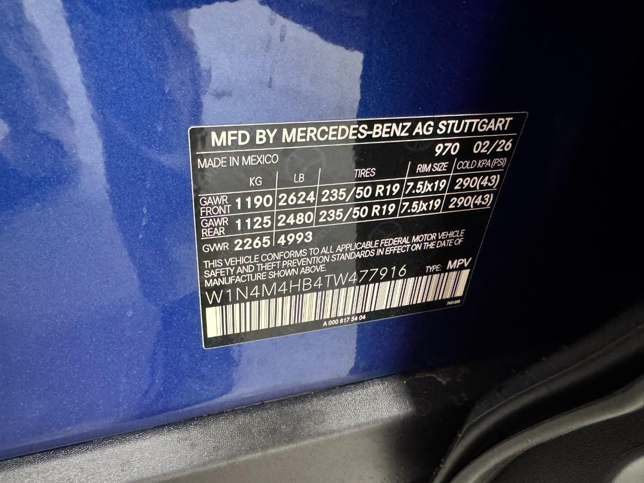 Mercedes-Benz GLB Vehicle Full-screen Gallery Image 36