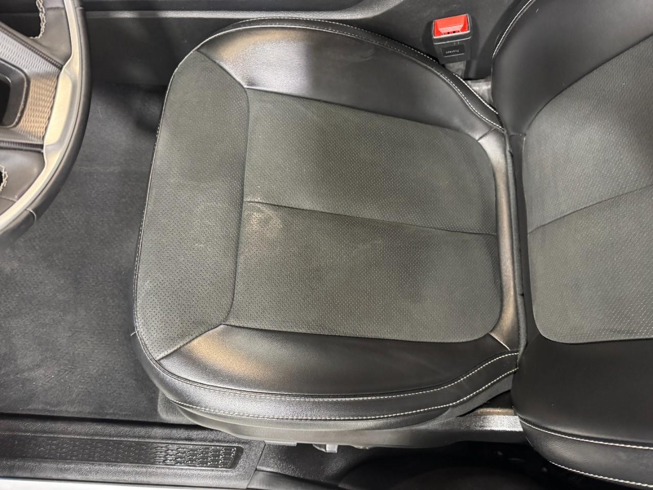 Jeep Grand Cherokee Vehicle Full-screen Gallery Image 23