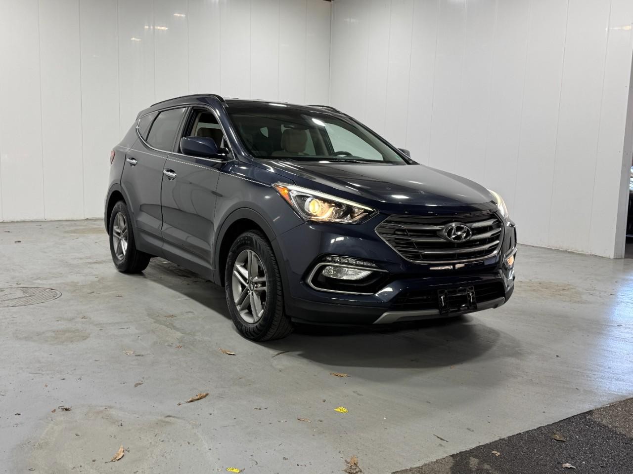 Hyundai Santa Fe Sport Vehicle Full-screen Gallery Image 6