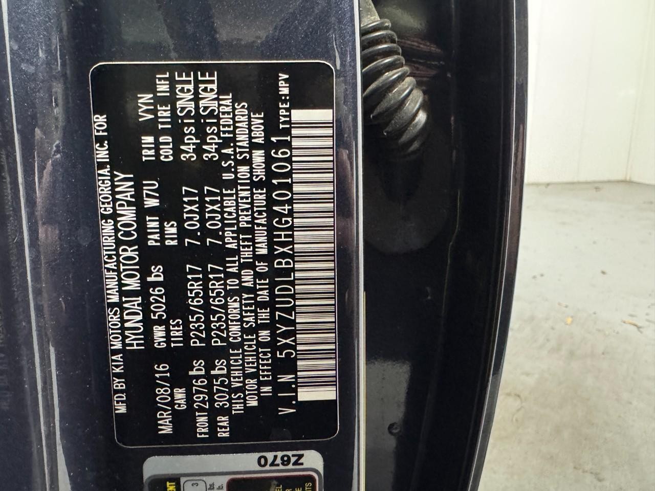 Hyundai Santa Fe Sport Vehicle Full-screen Gallery Image 31