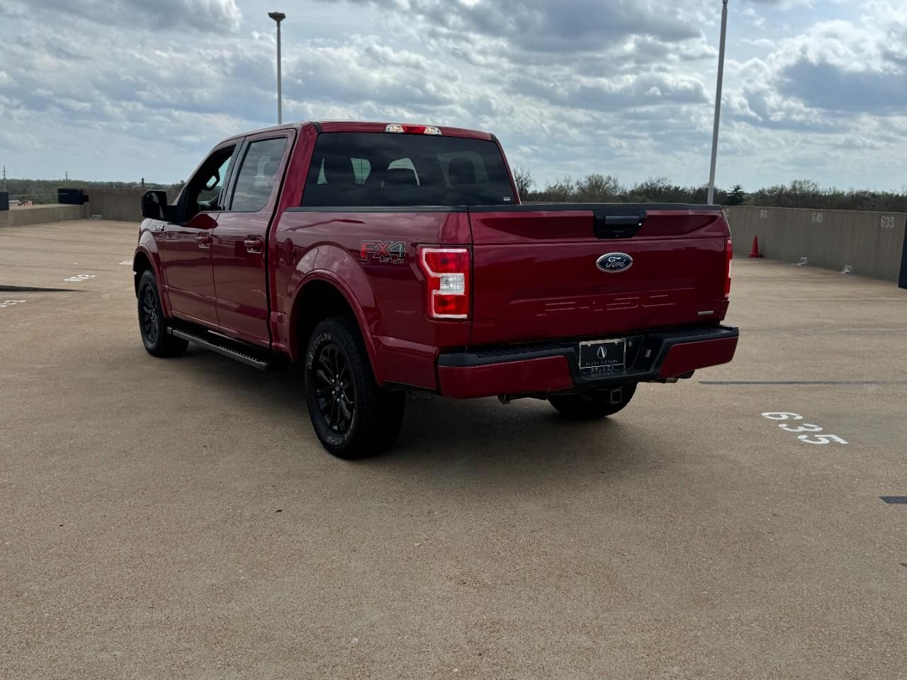 Ford F-150 Vehicle Full-screen Gallery Image 3