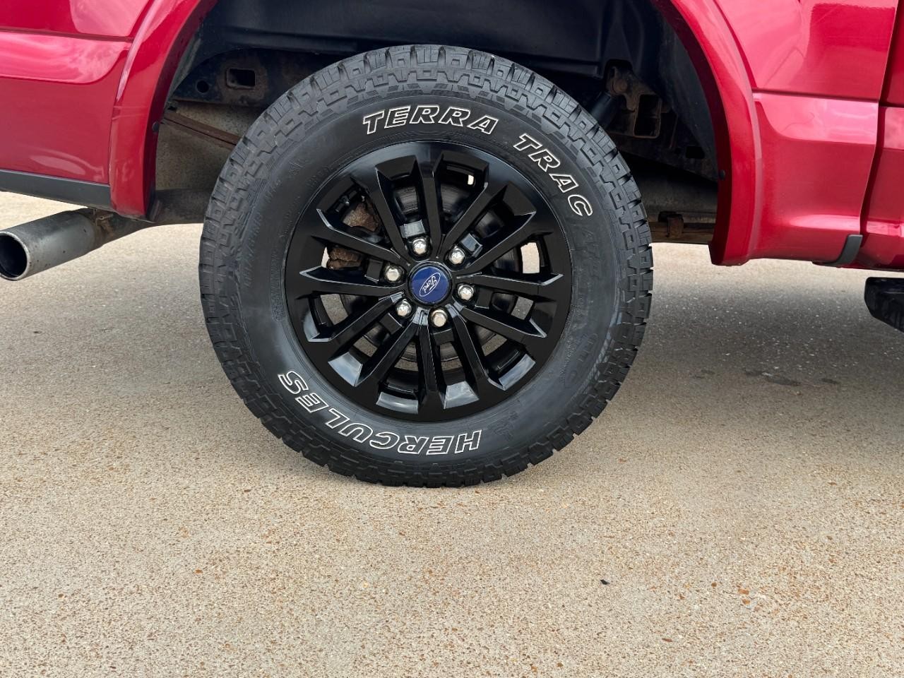 Ford F-150 Vehicle Full-screen Gallery Image 5