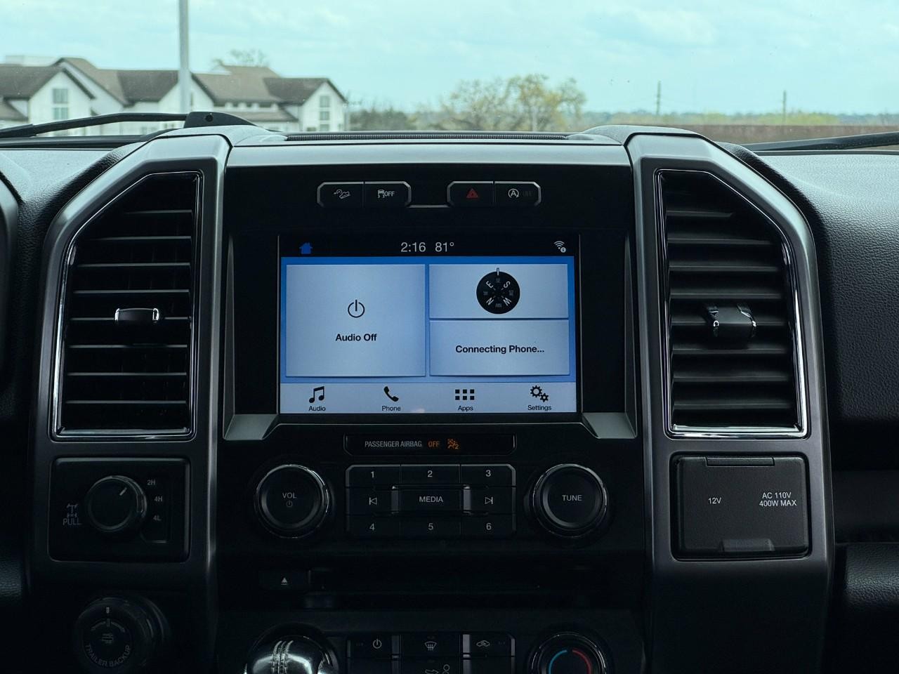 Ford F-150 Vehicle Full-screen Gallery Image 13