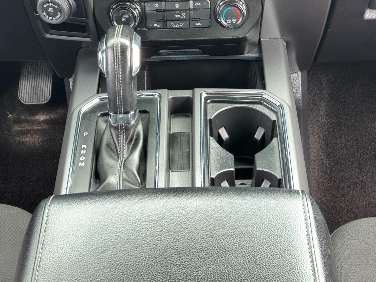 Ford F-150 Vehicle Full-screen Gallery Image 15