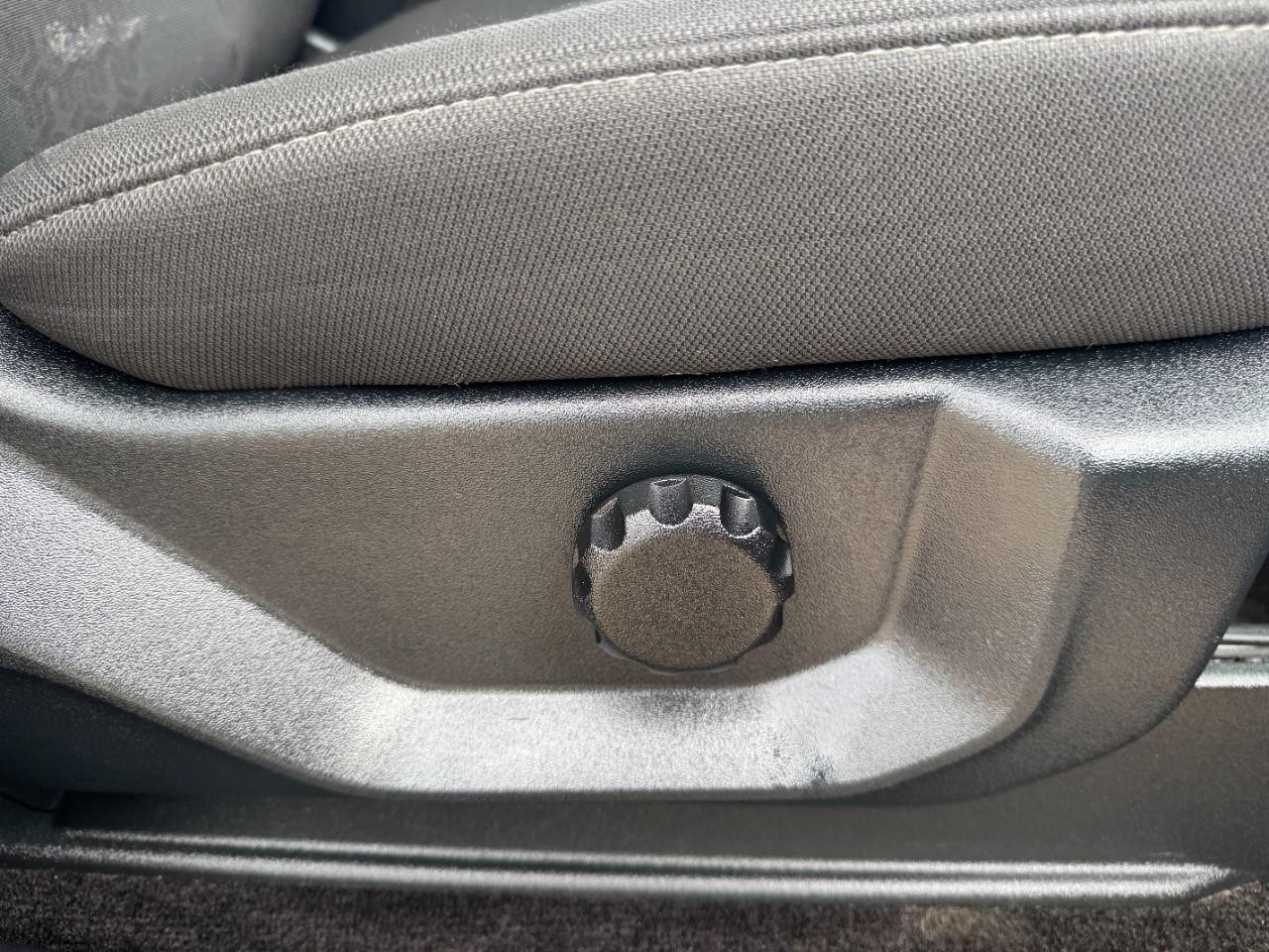 Ford F-150 Vehicle Full-screen Gallery Image 19