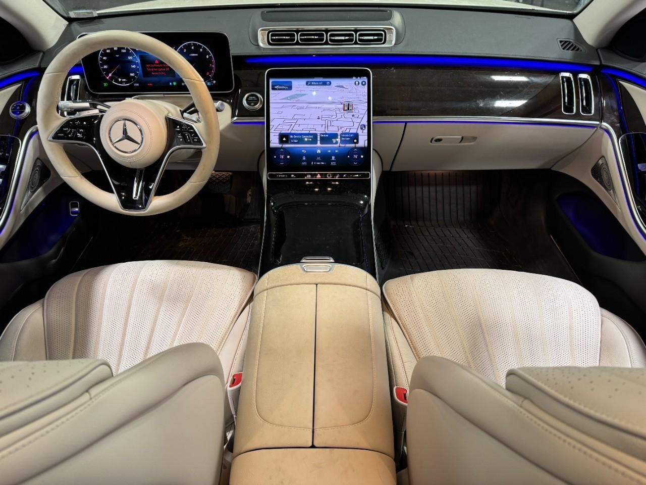 Mercedes-Benz S-Class Vehicle Full-screen Gallery Image 12