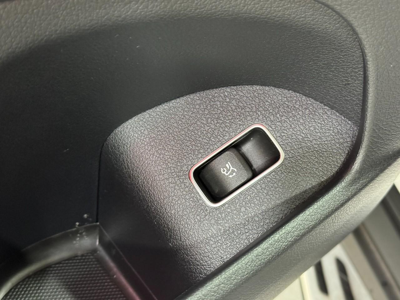 Mercedes-Benz GLE Vehicle Full-screen Gallery Image 29