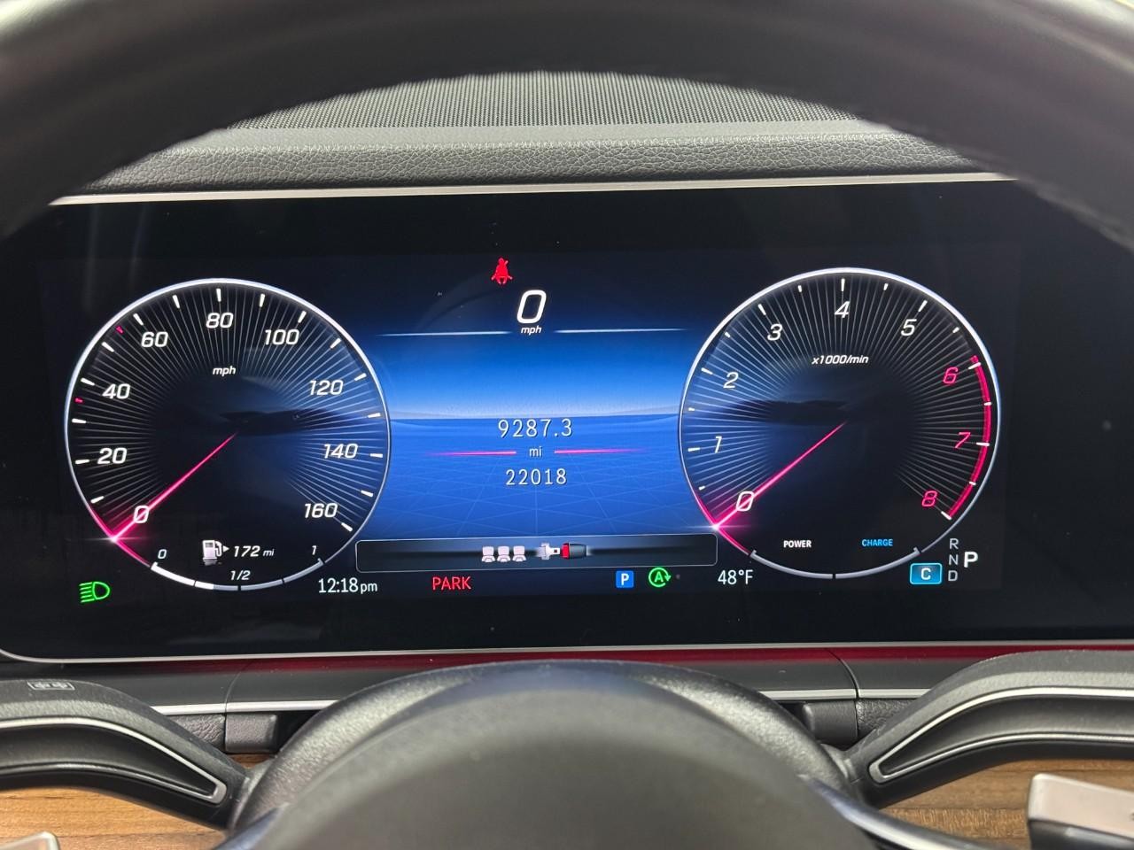 Mercedes-Benz GLE Vehicle Full-screen Gallery Image 36