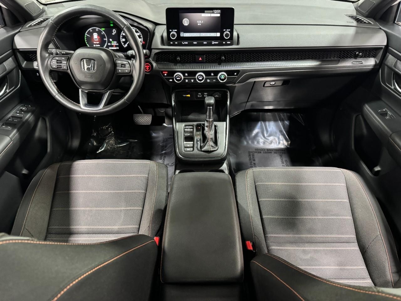 Honda CR-V Hybrid Vehicle Full-screen Gallery Image 12