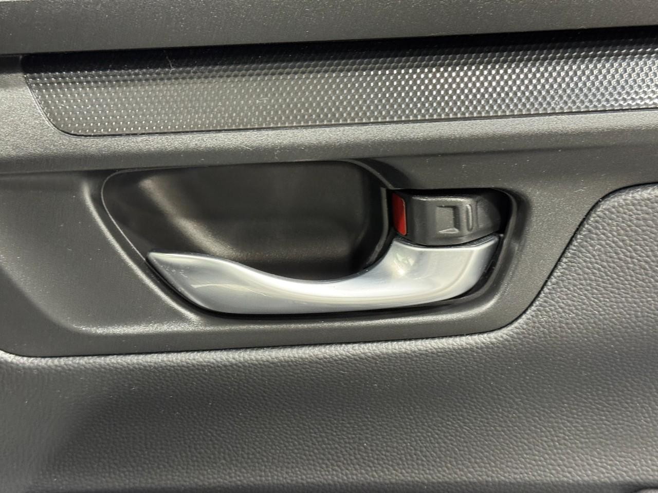 Honda CR-V Hybrid Vehicle Full-screen Gallery Image 21