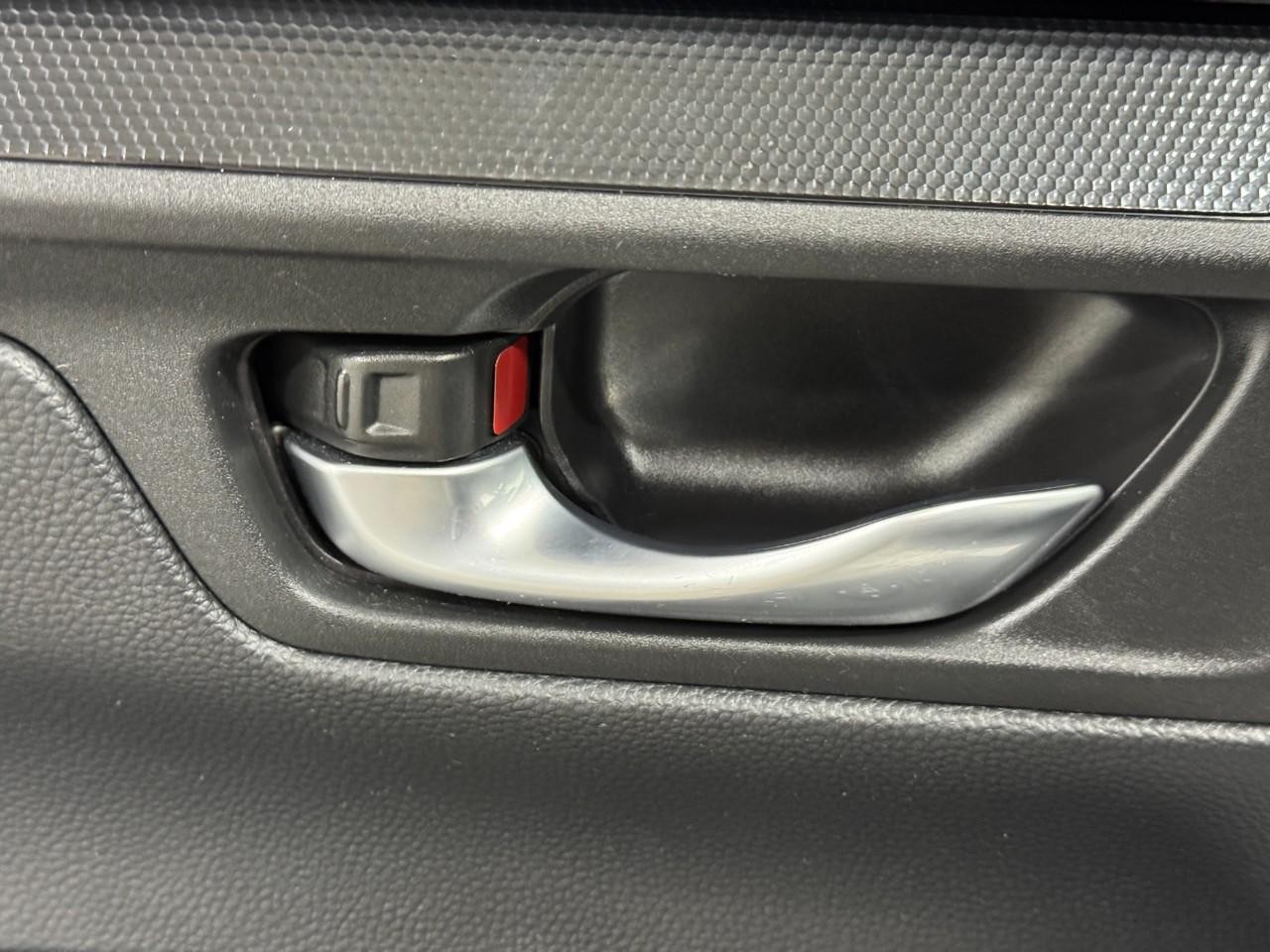 Honda CR-V Hybrid Vehicle Full-screen Gallery Image 23