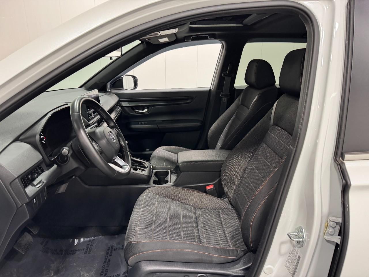 Honda CR-V Hybrid Vehicle Full-screen Gallery Image 25