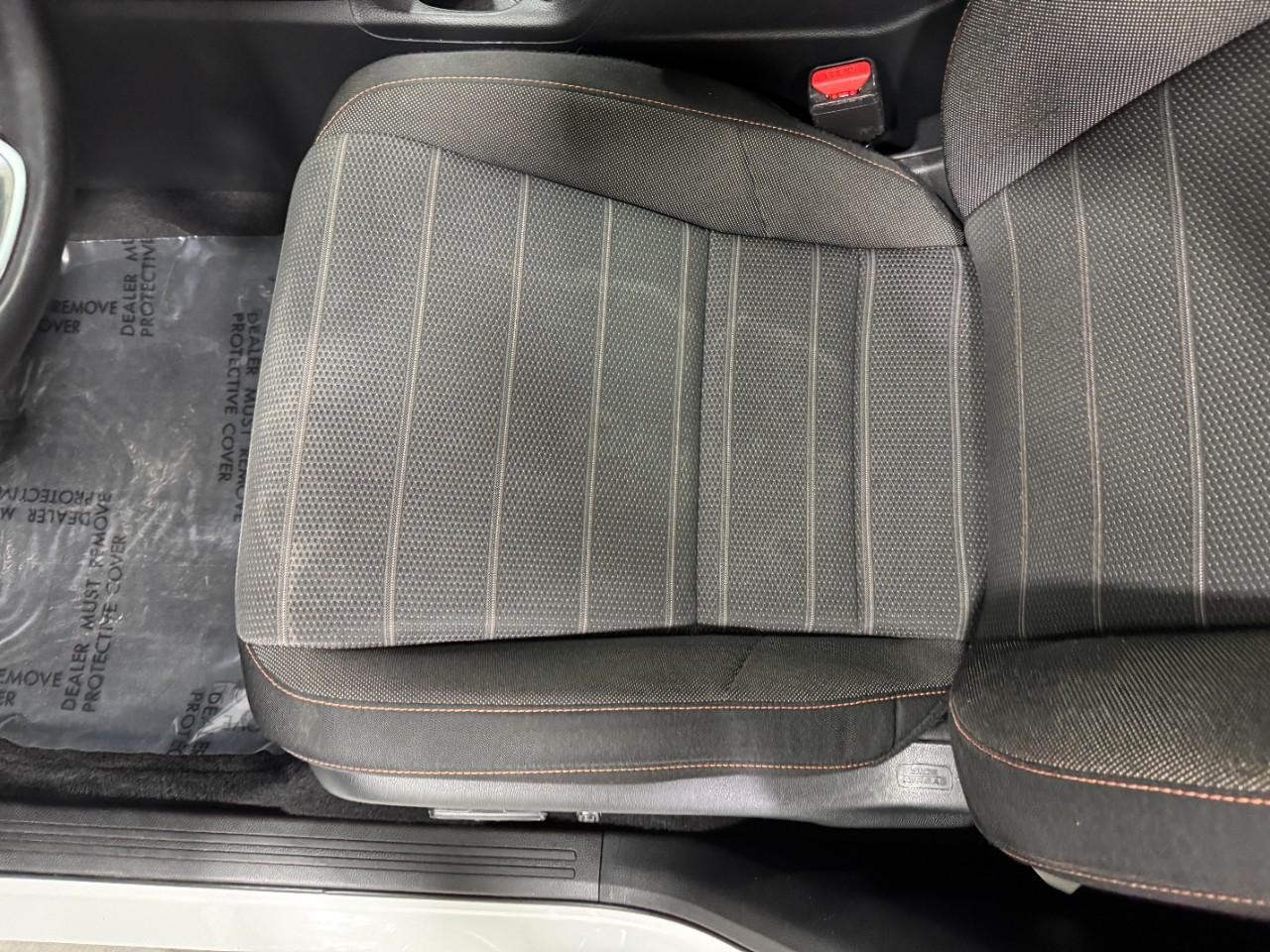 Honda CR-V Hybrid Vehicle Full-screen Gallery Image 26