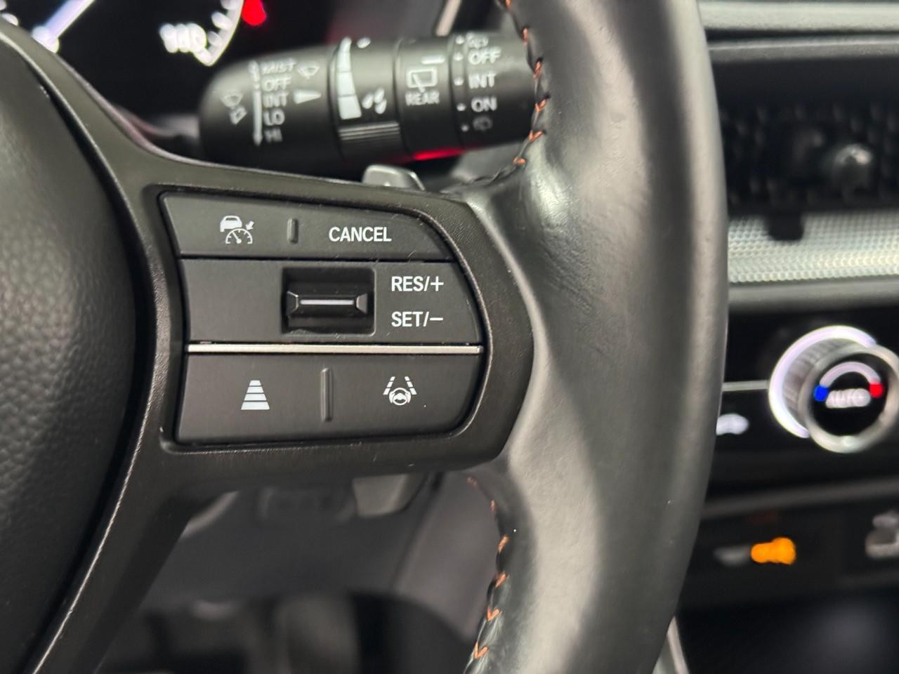 Honda CR-V Hybrid Vehicle Full-screen Gallery Image 30