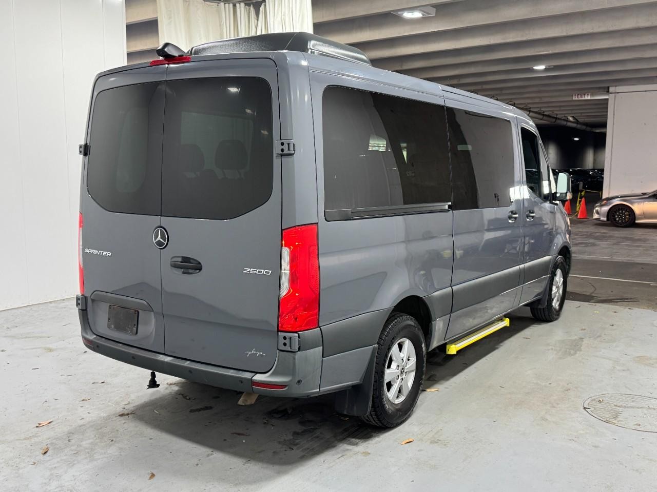 Mercedes-Benz Sprinter Passenger Van Vehicle Full-screen Gallery Image 4