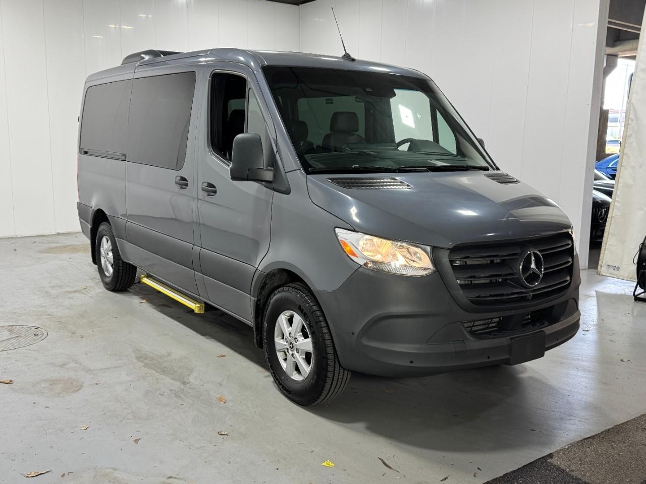 Mercedes-Benz Sprinter Passenger Van Vehicle Full-screen Gallery Image 6