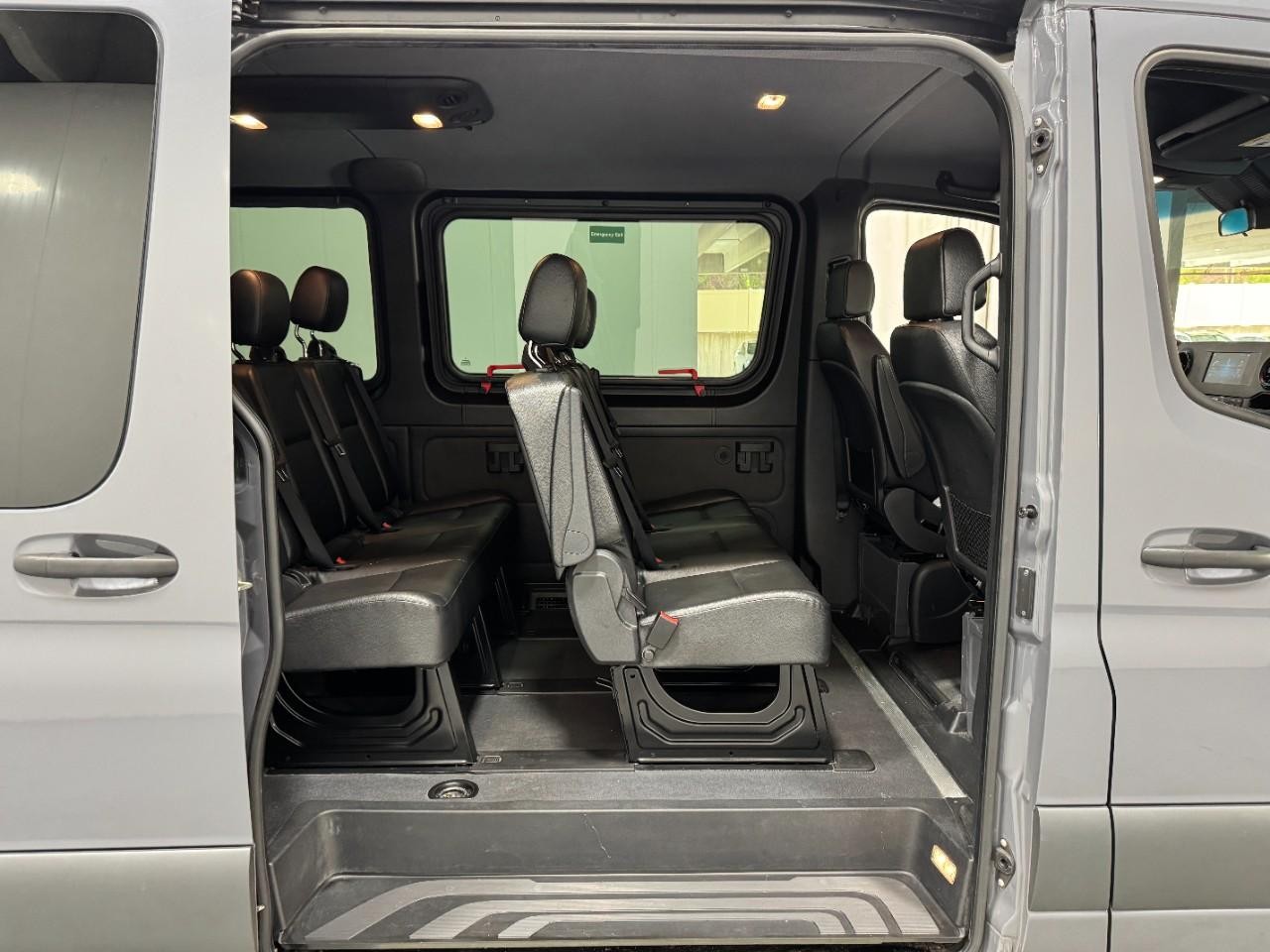 Mercedes-Benz Sprinter Passenger Van Vehicle Full-screen Gallery Image 10