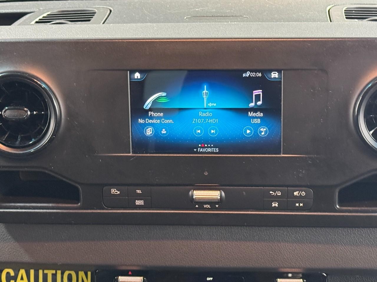 Mercedes-Benz Sprinter Passenger Van Vehicle Full-screen Gallery Image 15