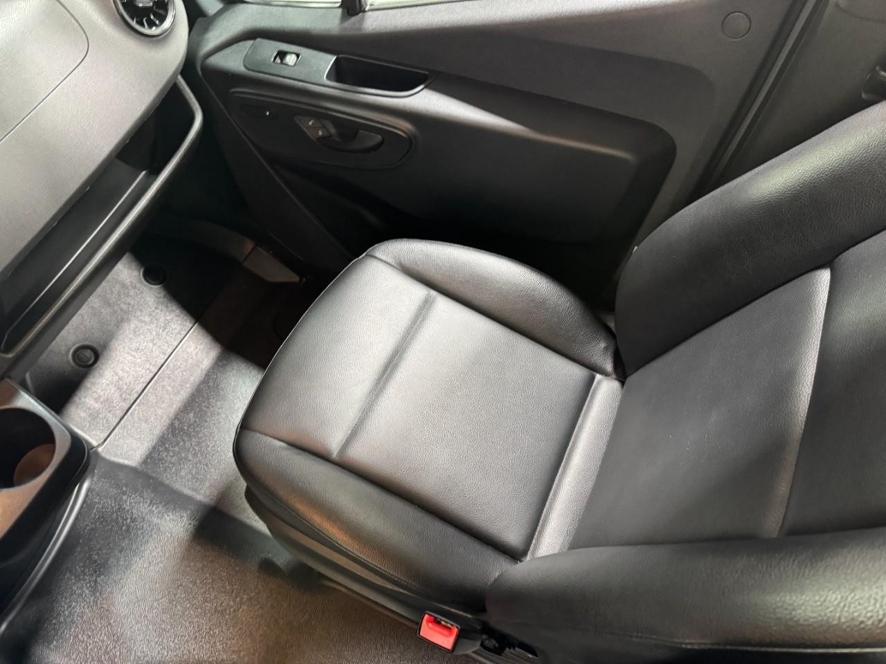 Mercedes-Benz Sprinter Passenger Van Vehicle Full-screen Gallery Image 17