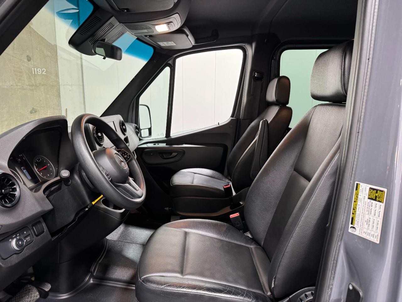 Mercedes-Benz Sprinter Passenger Van Vehicle Full-screen Gallery Image 26