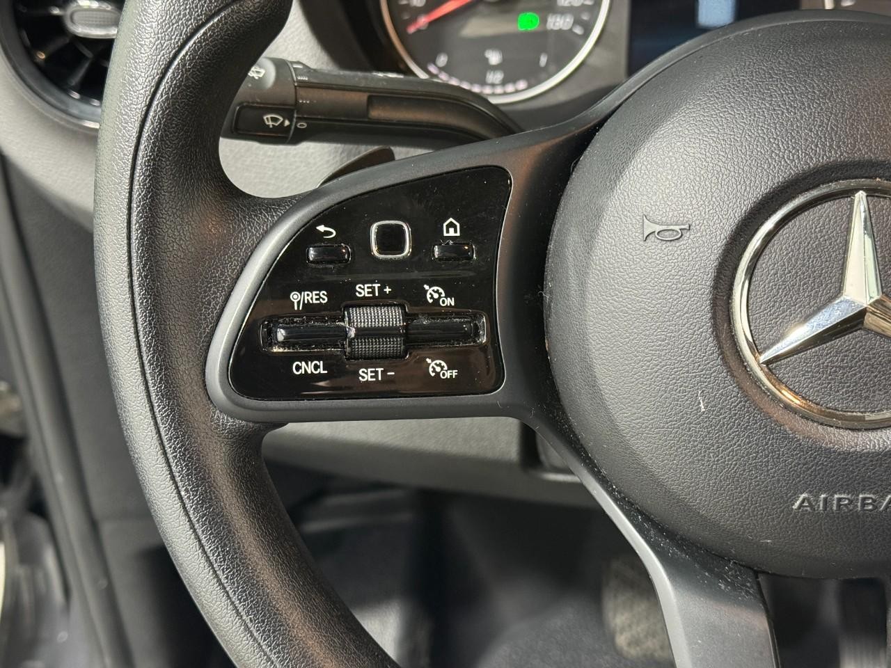 Mercedes-Benz Sprinter Passenger Van Vehicle Full-screen Gallery Image 30